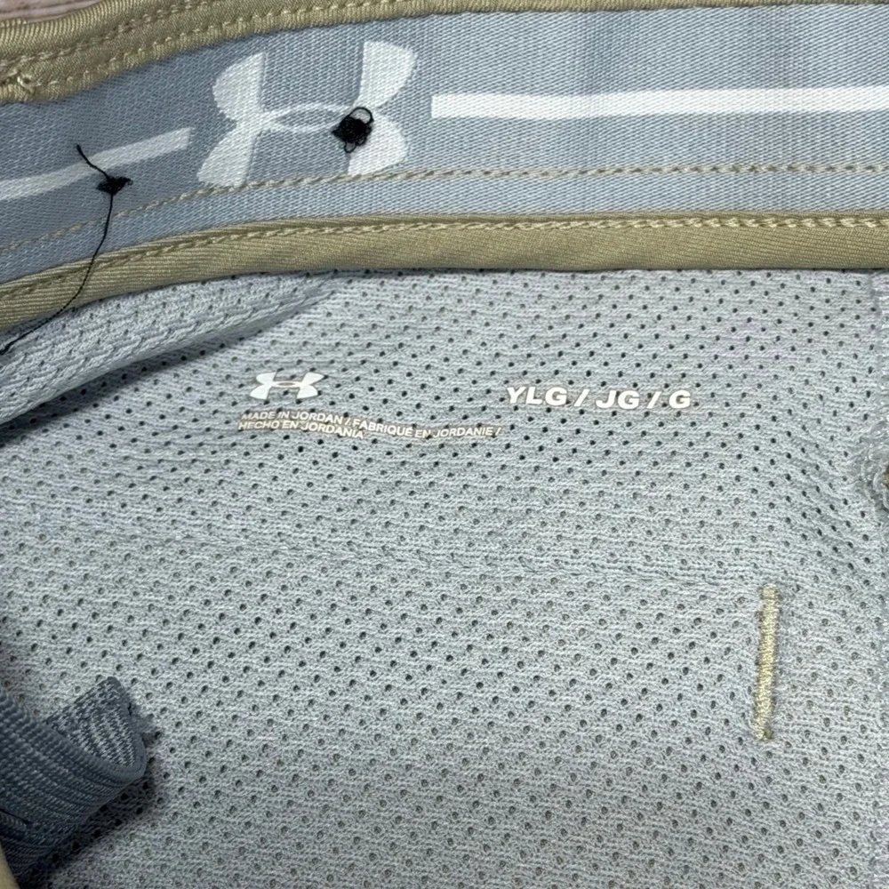 Under Armour Golf Shorts Kids Size YLG Tan Performance Flat Front - Picture 4 of 7